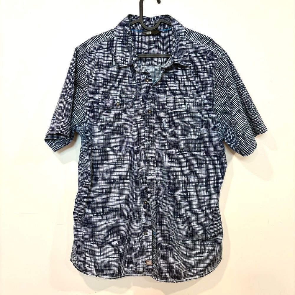 The North Face Men's Short Sleeve Button Down Shirt ~ Light Blue print M